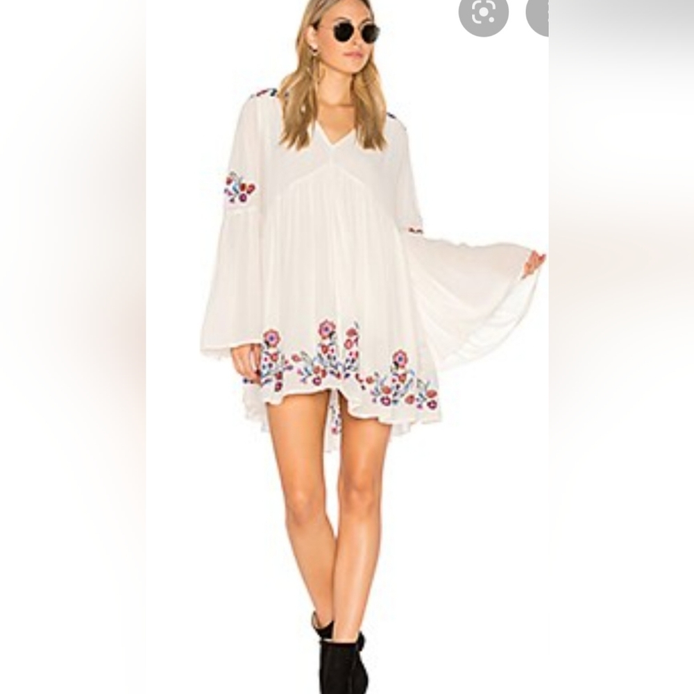 Free People Te Amo Boho White Dress Flared Sleeves Red Floral Embroidery Medium